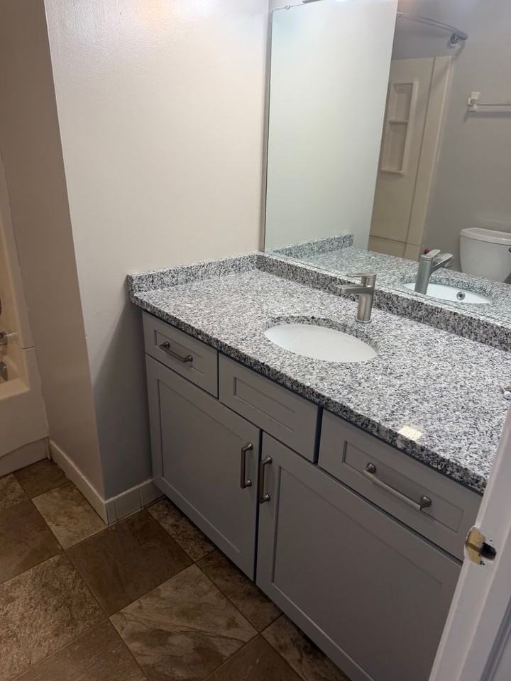 302 Peters Way - Photo 6 of 16