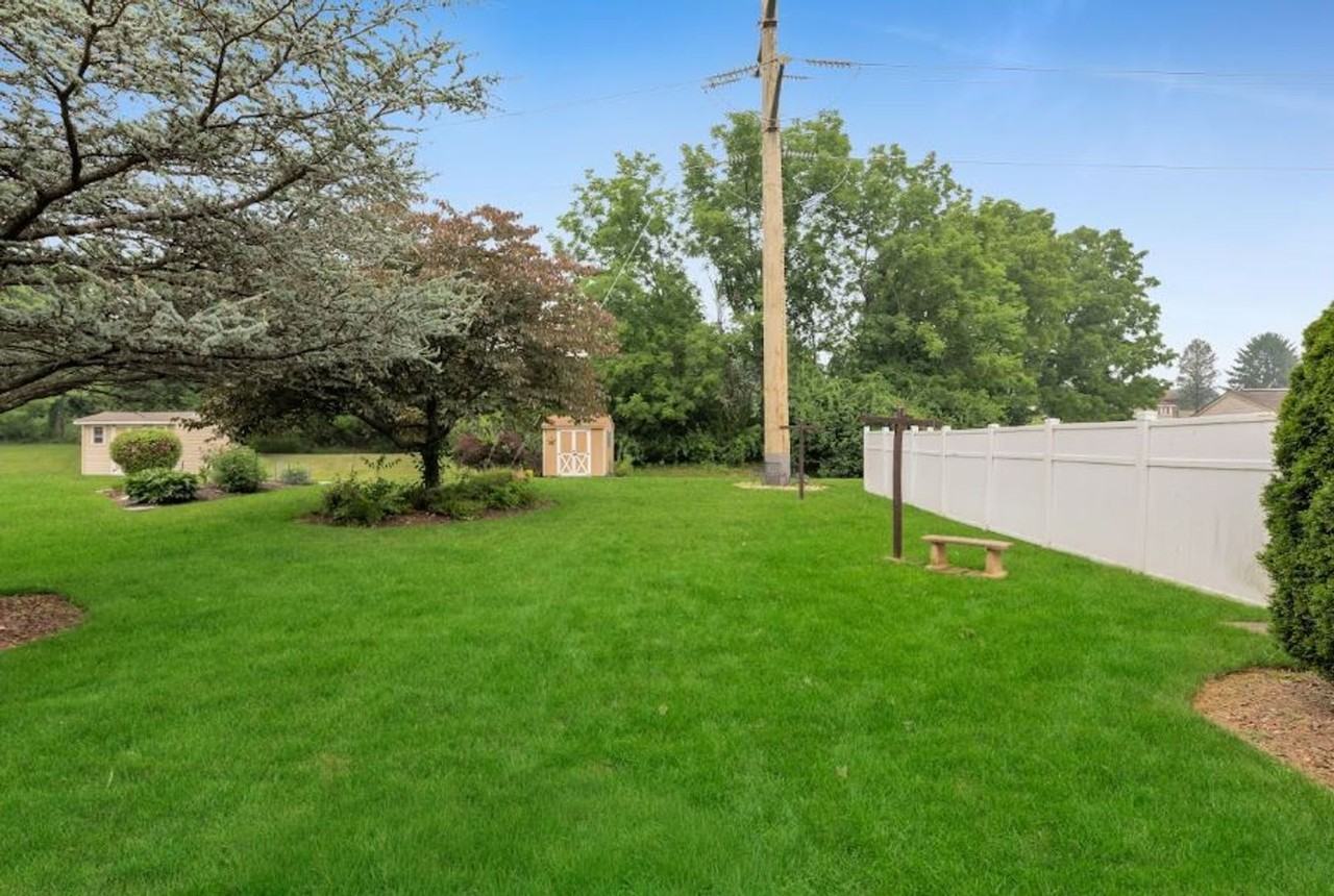 2235 Briarwood Dr - Photo 7 of 10