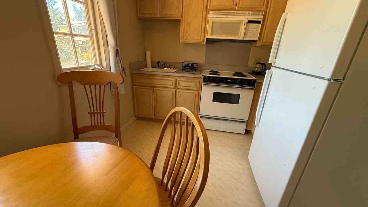 1035A Deanna Dr - Photo 5 of 11
