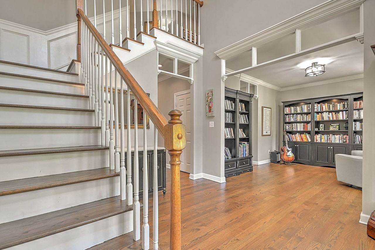9 Wayland Ct - Photo 4 of 50