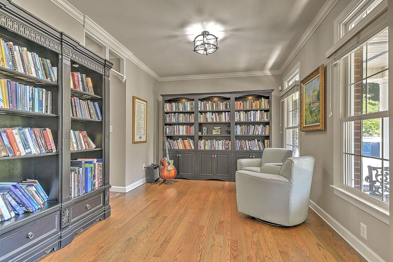 9 Wayland Ct - Photo 5 of 50