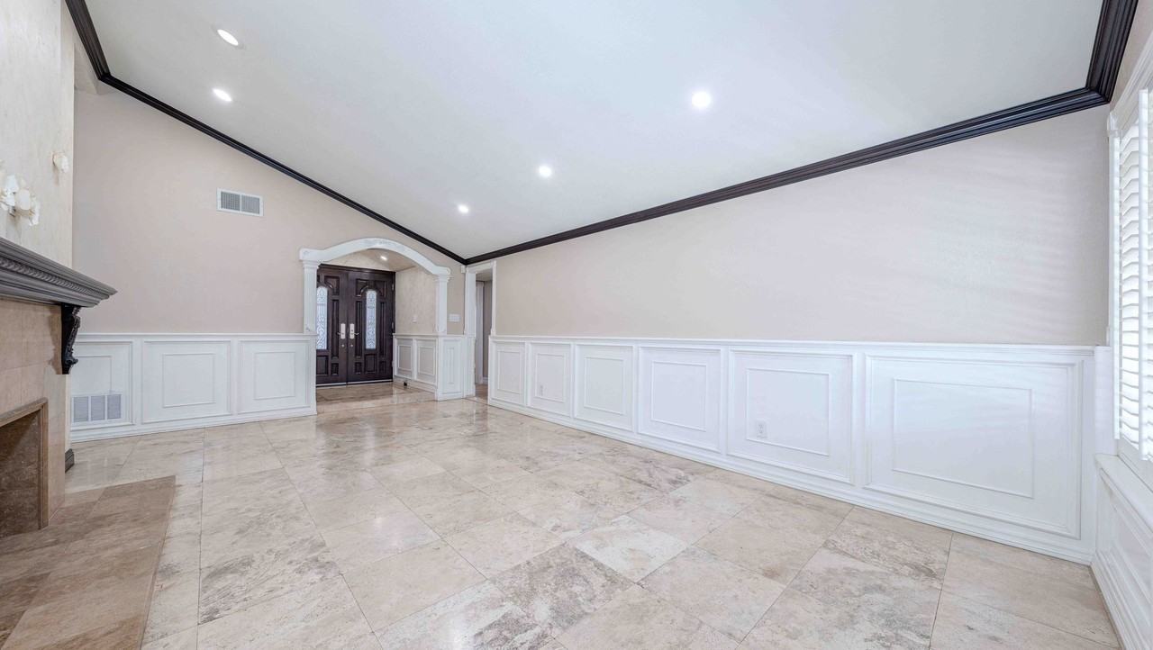 1122 S Peregrine Pl - Photo 4 of 28