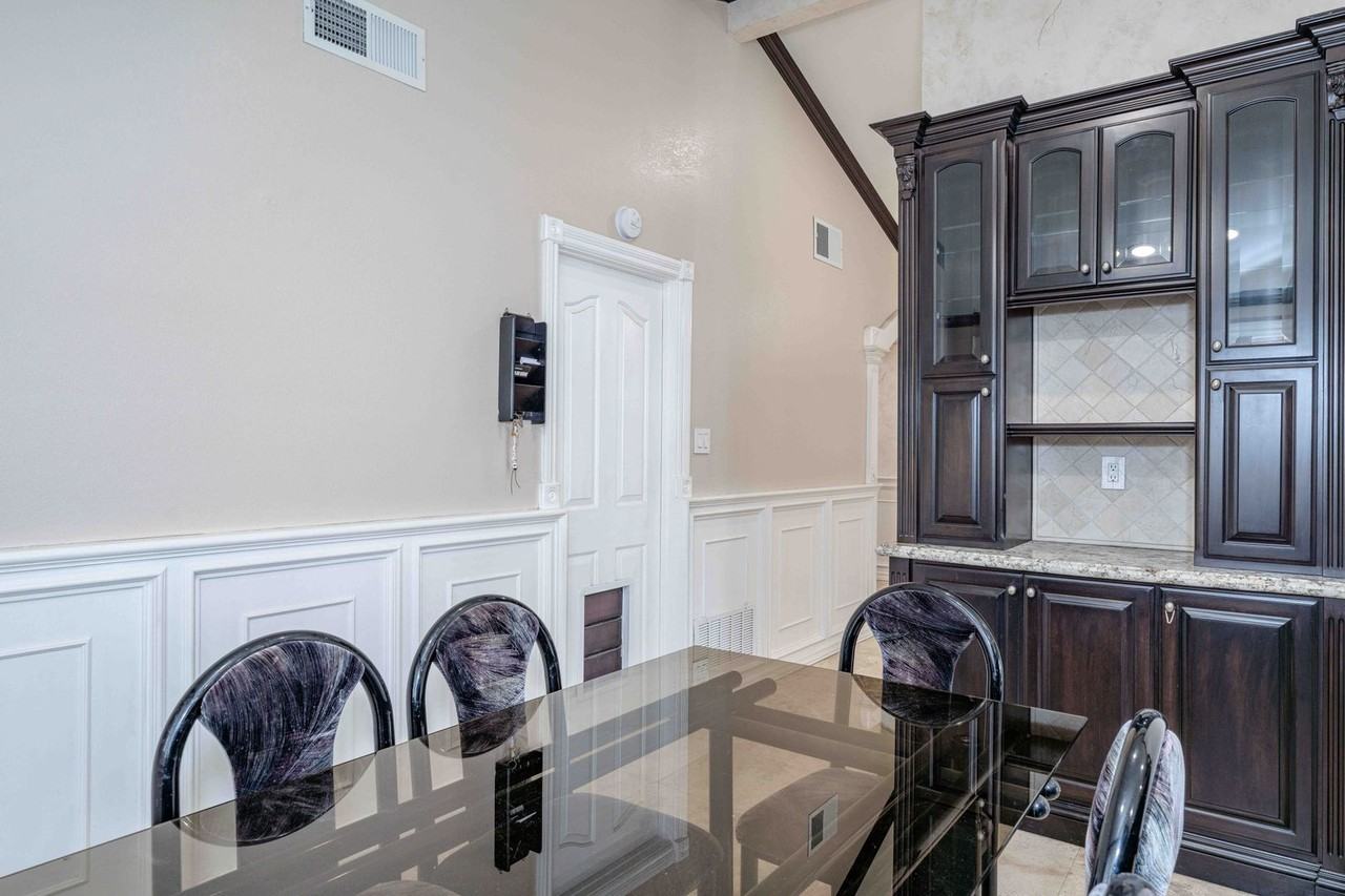 1122 S Peregrine Pl - Photo 6 of 28