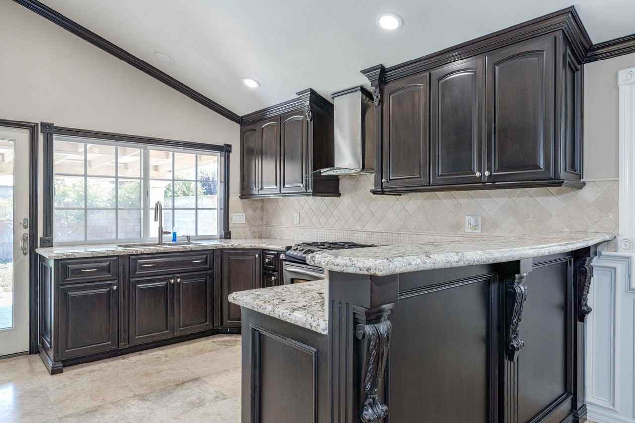 1122 S Peregrine Pl - Photo 7 of 28