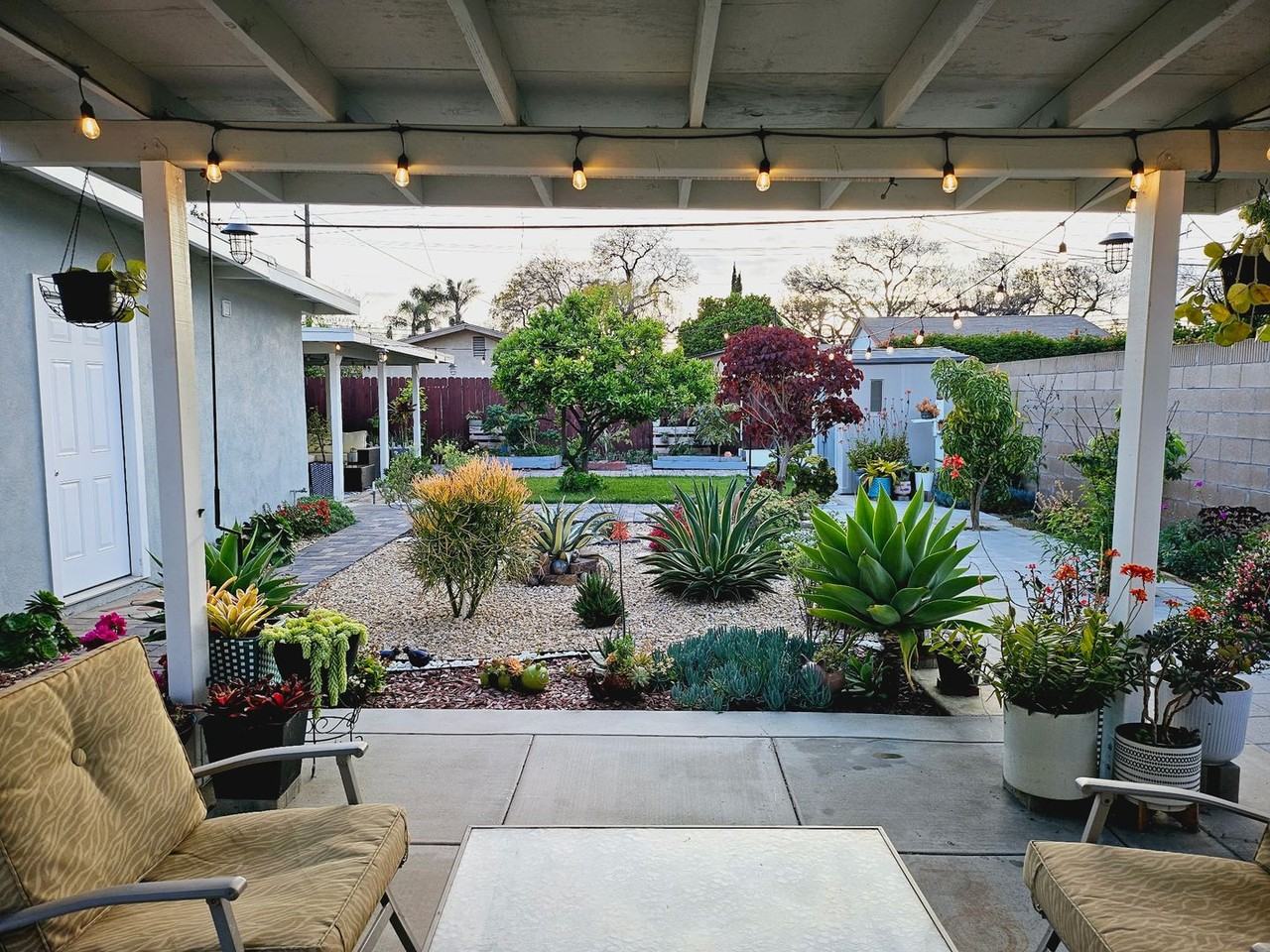 1218 S Golden West Ave - Photo 3 of 11