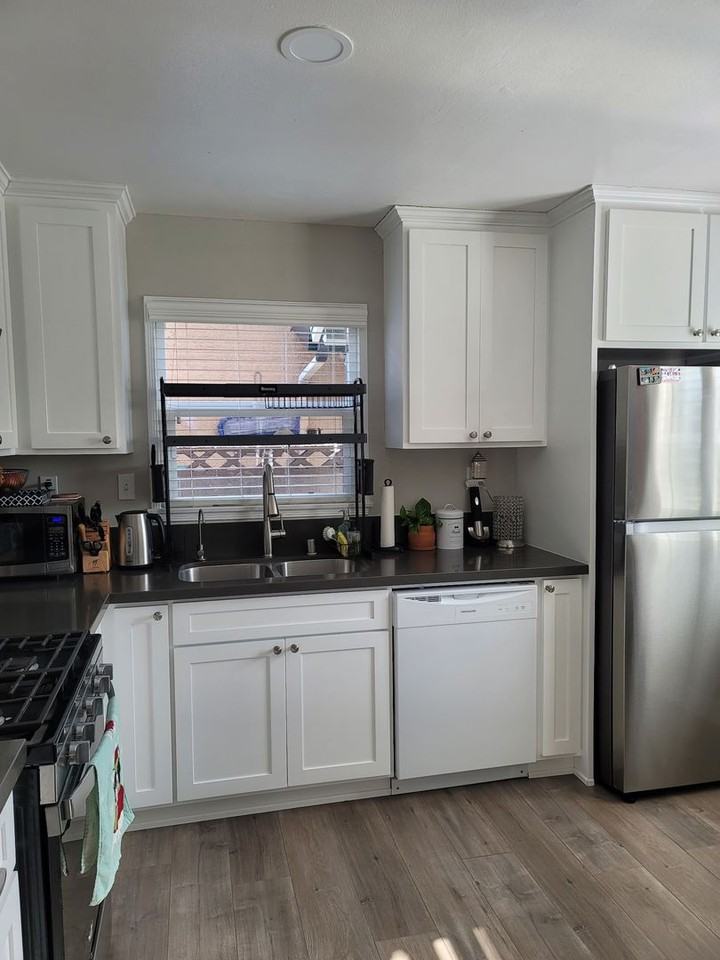 1218 S Golden West Ave - Photo 6 of 11