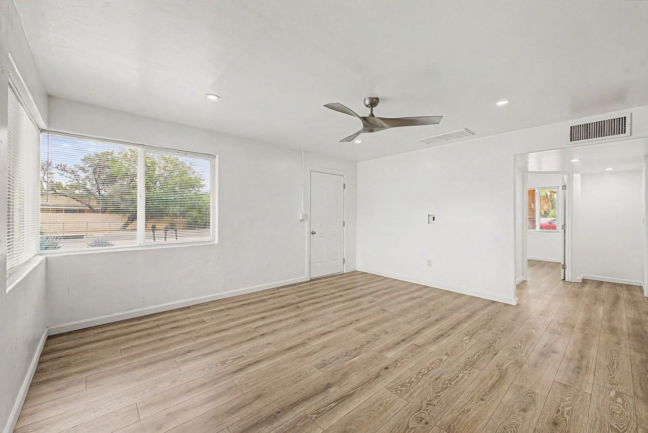 2309 N Columbus Blvd - Photo 3 of 20