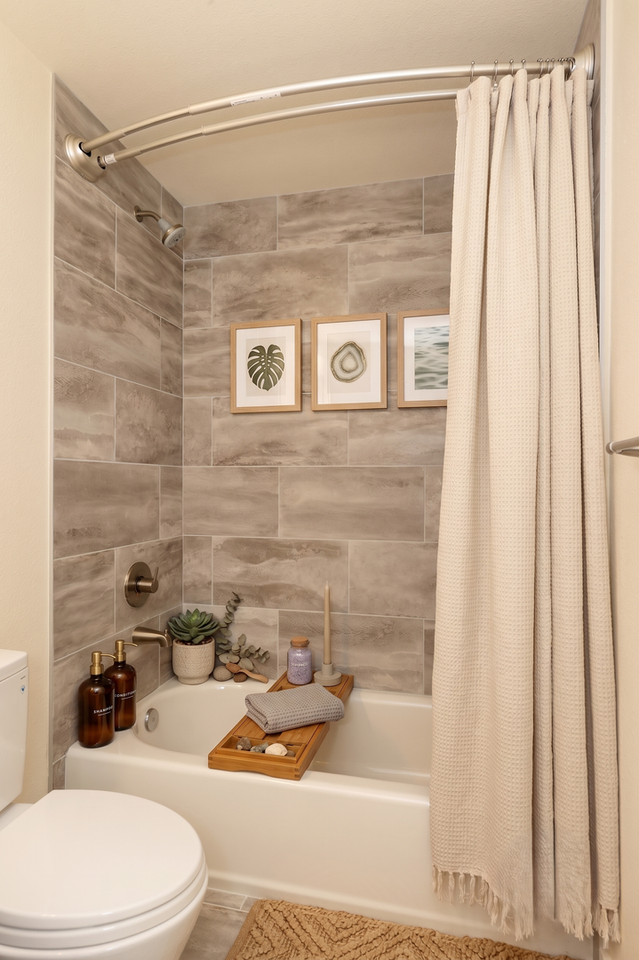 5816 26th Ave Nw - Photo 6 of 31