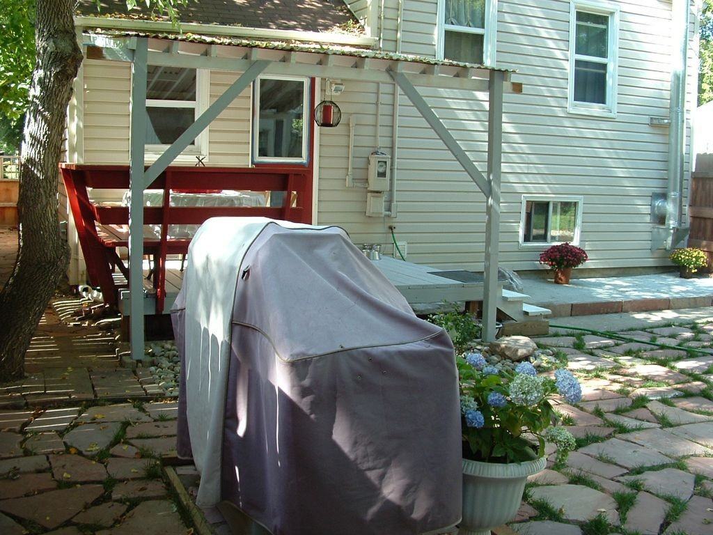 934 Venice St - Photo 3 of 5