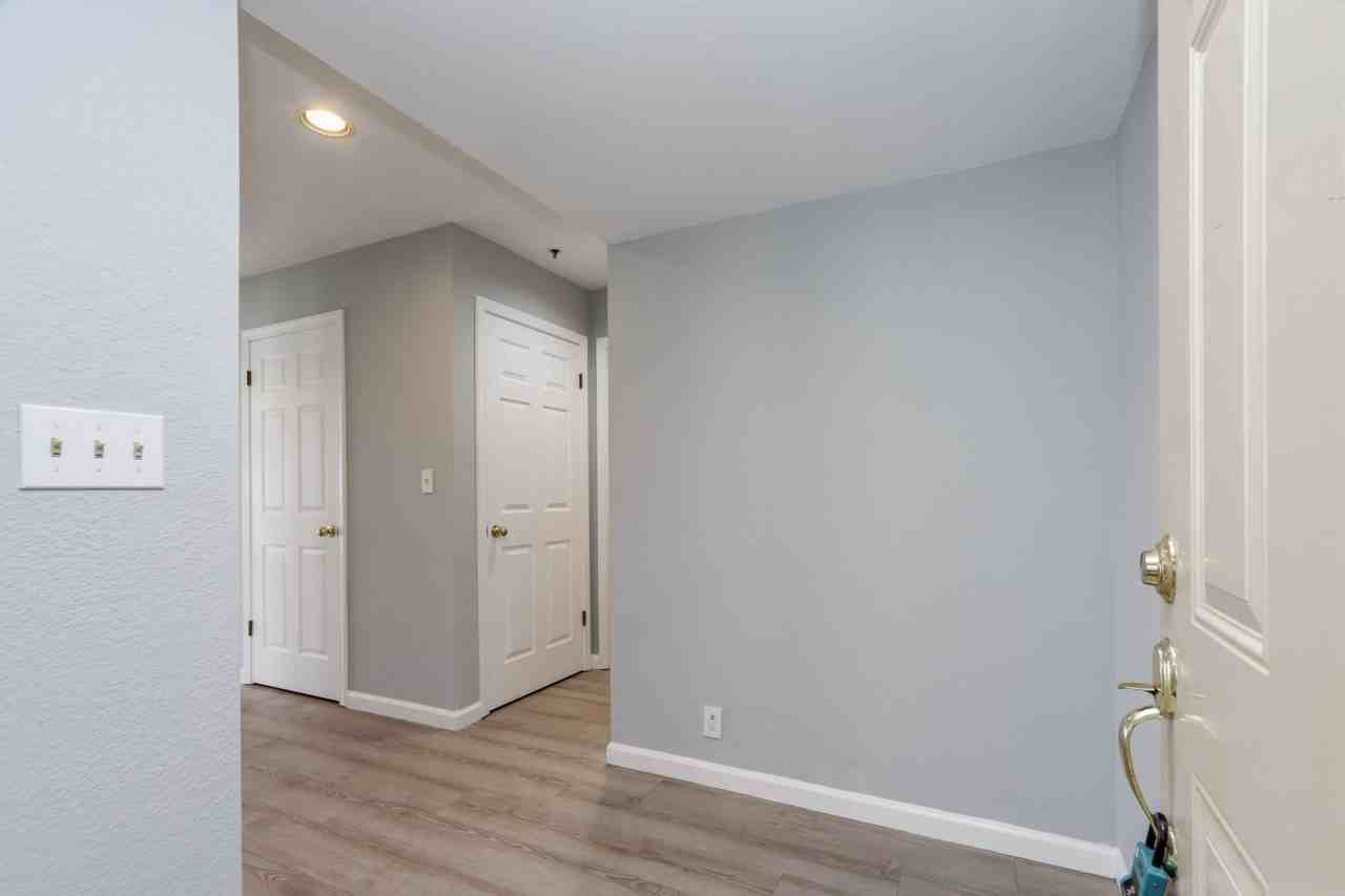 432 Portofino Dr - Photo 4 of 46