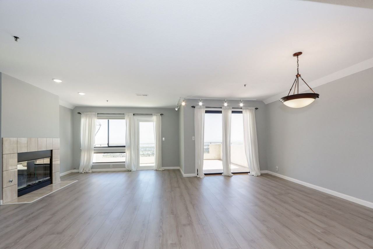 432 Portofino Dr - Photo 5 of 46