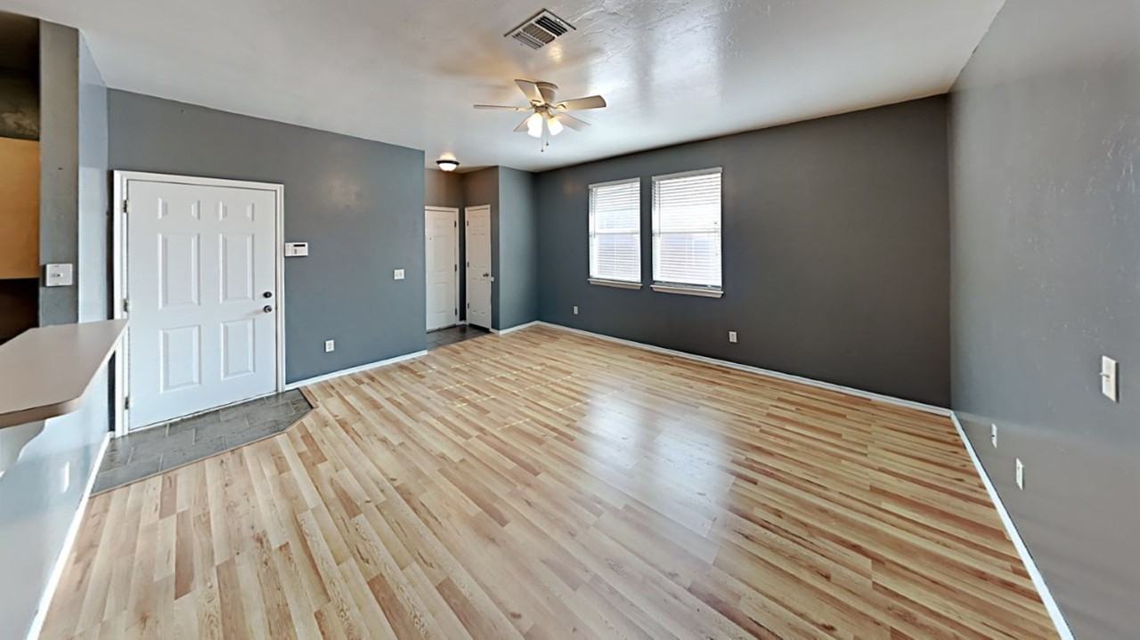 1713 W Palm Pl - Photo 3 of 13