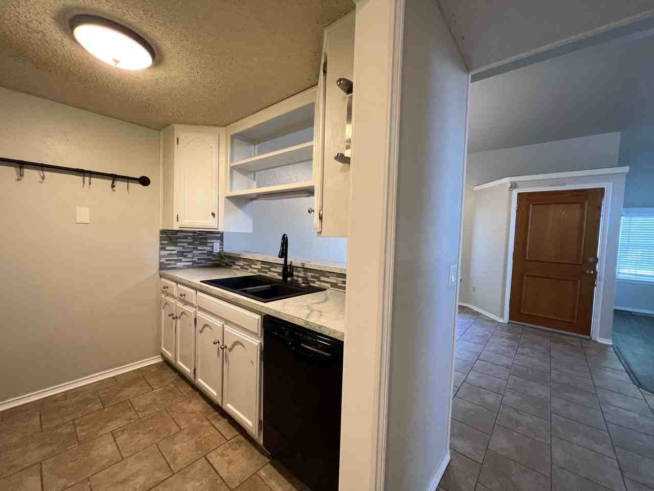 2137 Goodrich Dr - Photo 7 of 23