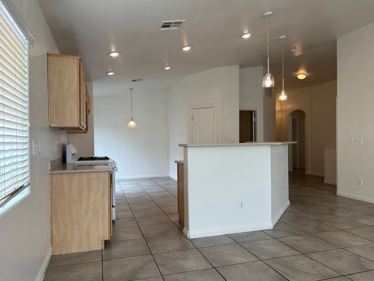 6120 Alderley Ct - Photo 4 of 20