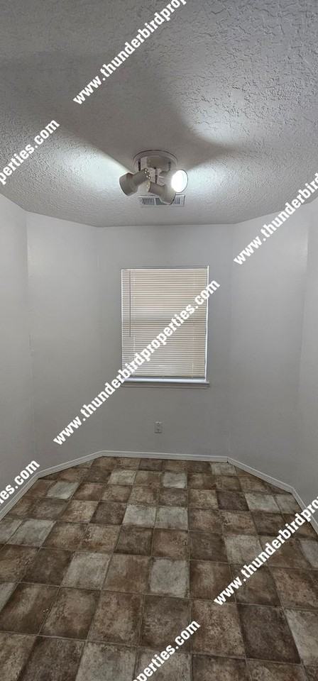 10203 Gutierrez Rd Ne - Photo 5 of 17
