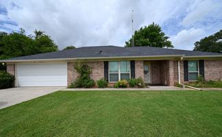 featured image of 2951 N Trinity St