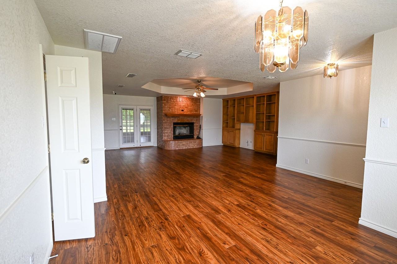 2951 N Trinity St - Photo 4 of 17