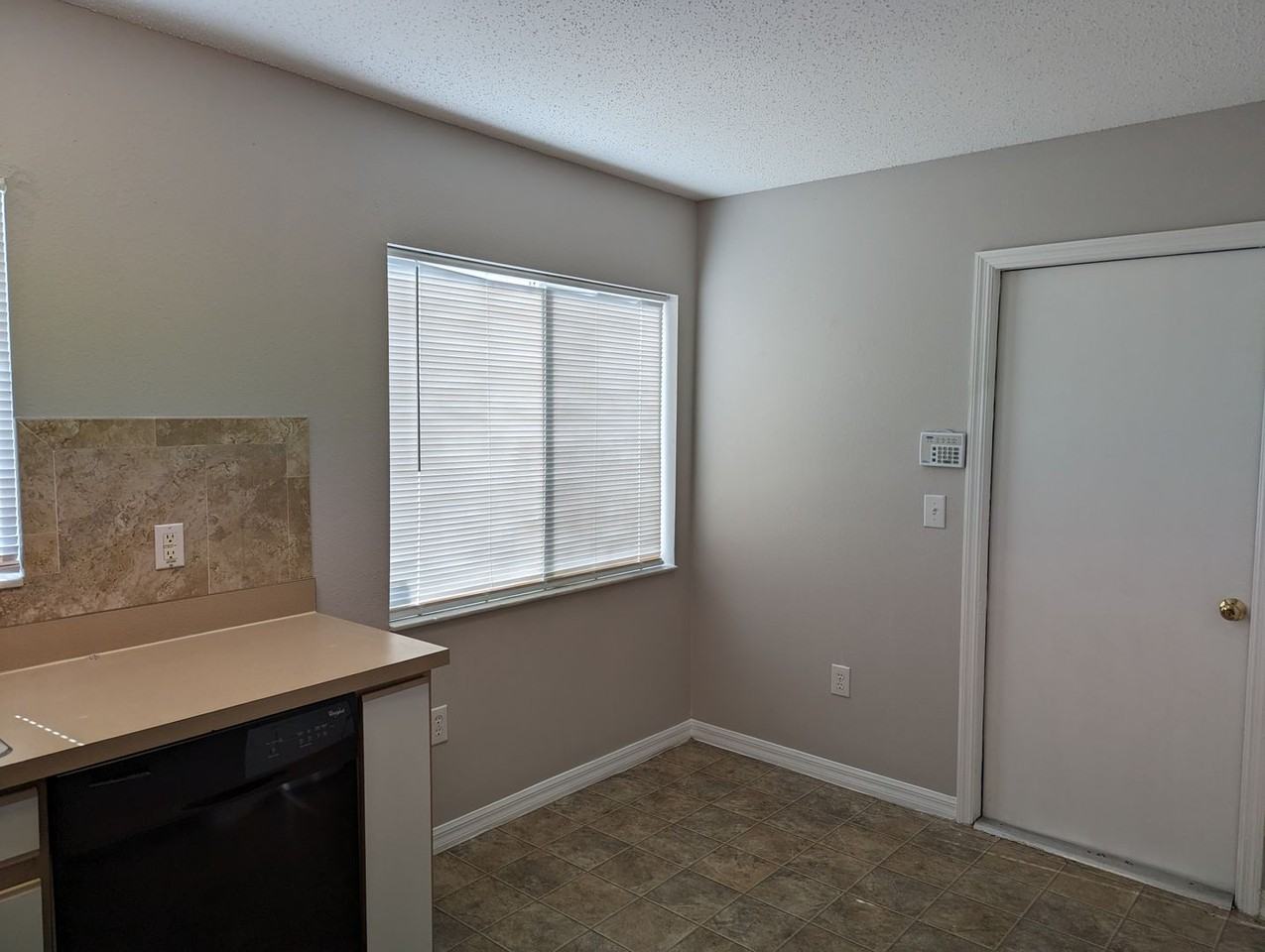 3120 Summer House Dr - Photo 6 of 17
