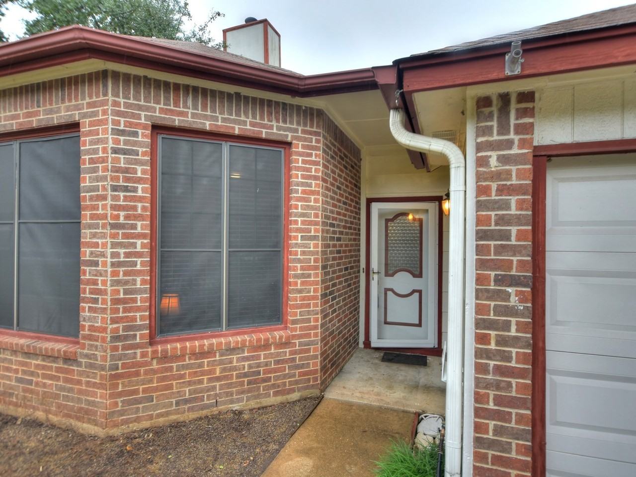 7801 Palacios Dr - Photo 2 of 32