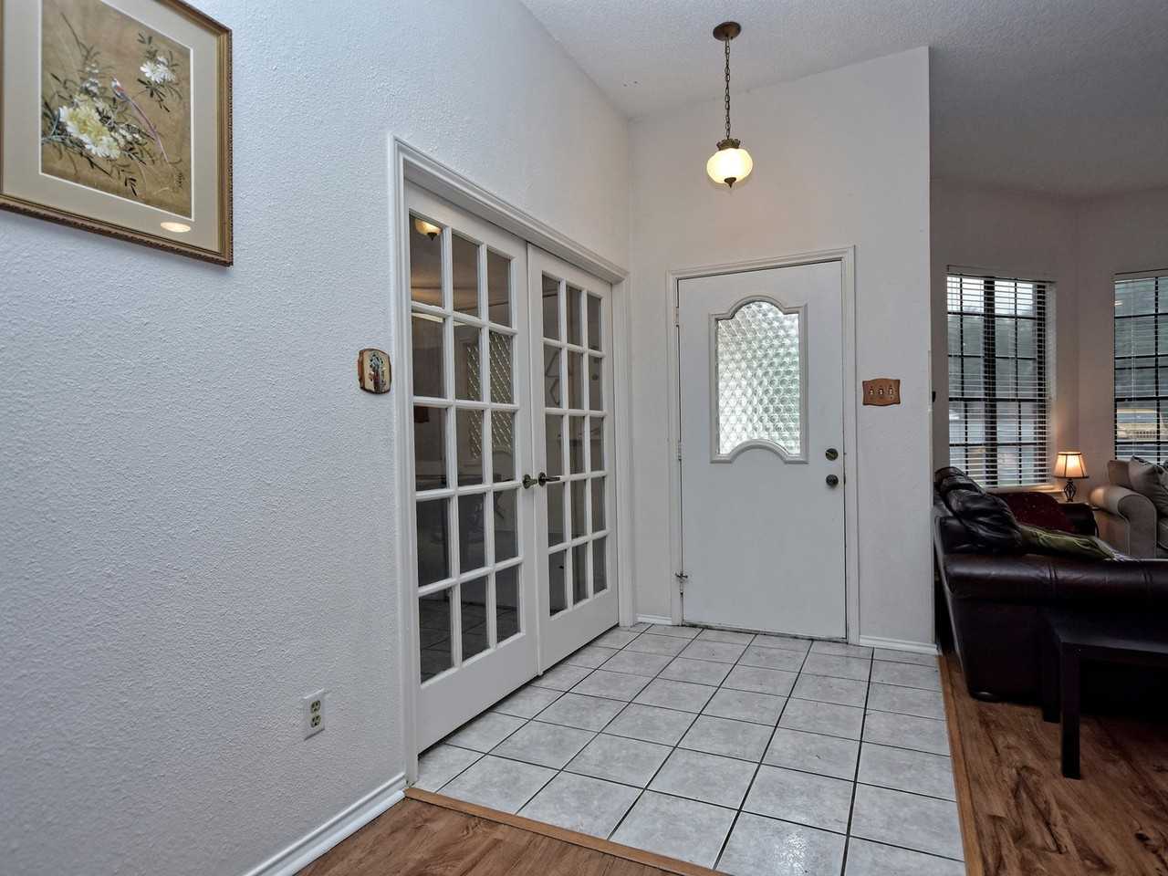 7801 Palacios Dr - Photo 3 of 32