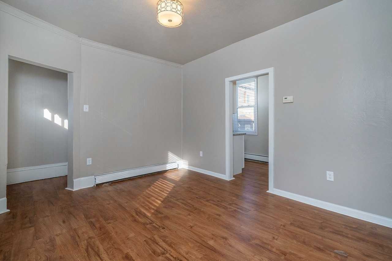 3833 Acorn St - Photo 4 of 14