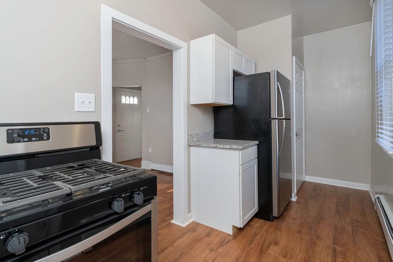 3833 Acorn St - Photo 6 of 14