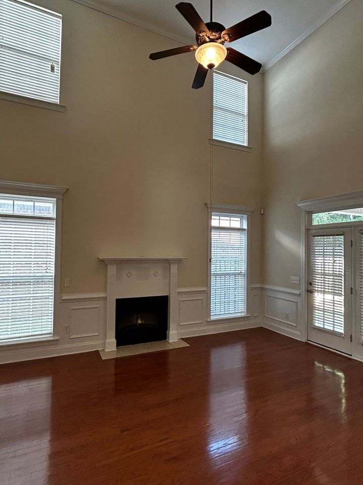 2500 Grier Cir - Photo 6 of 29