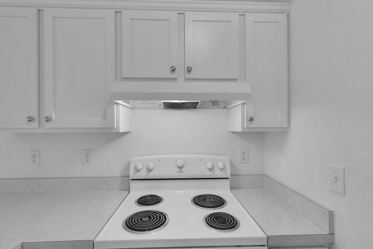 1984 Ne 17th Pl #3 - Photo 6 of 25