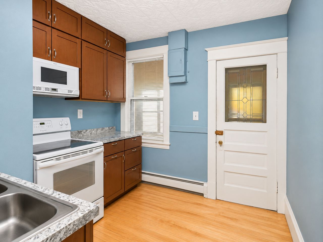 1477 Iglehart Ave - Photo 7 of 17