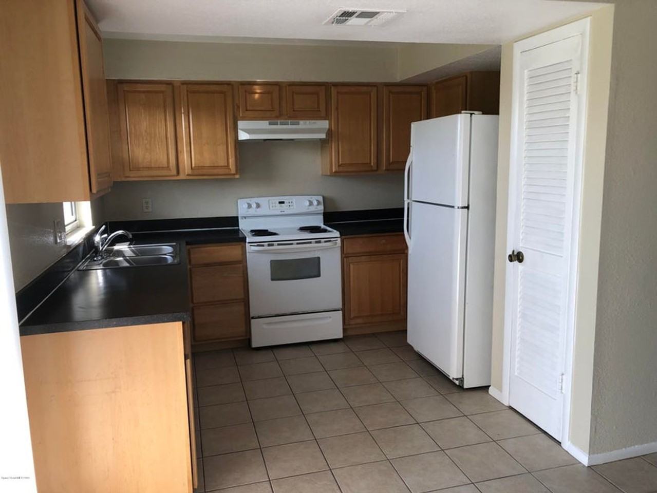 3134 Edgewood Dr Ne - Photo 3 of 31