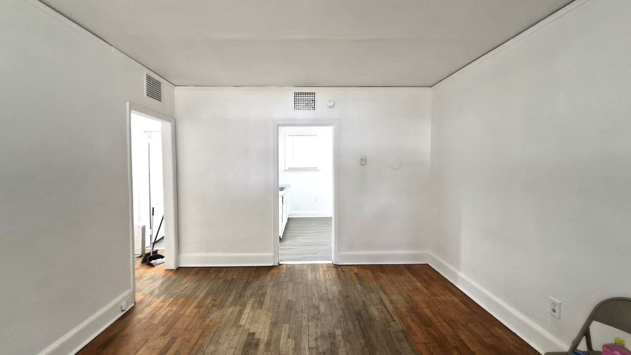 21 Woodlawn Ave - Photo 2 of 10