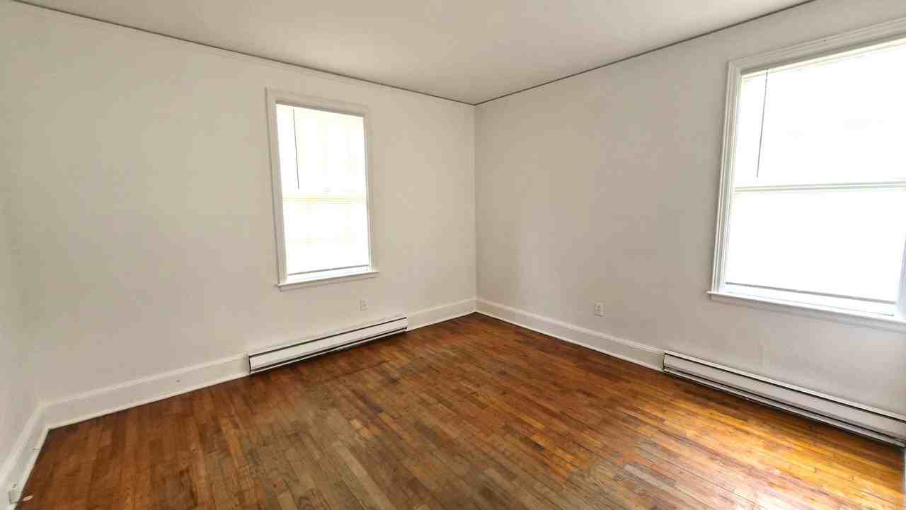 21 Woodlawn Ave - Photo 4 of 10
