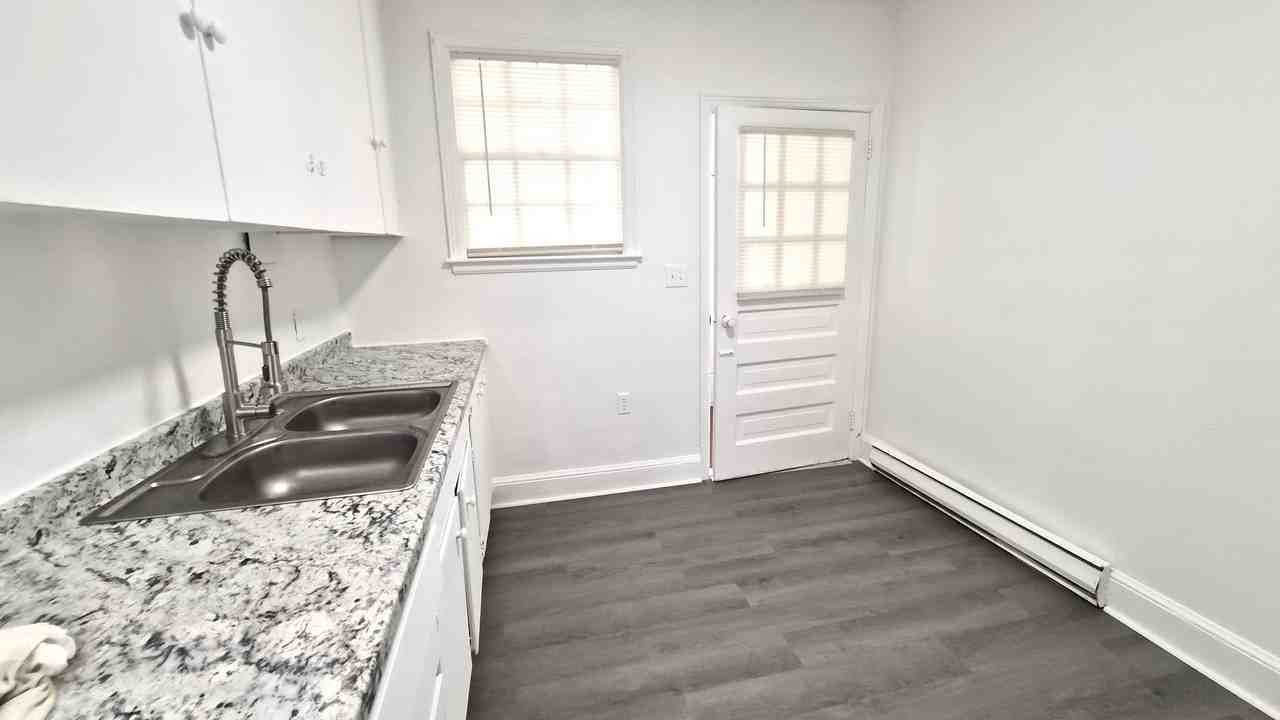 21 Woodlawn Ave - Photo 7 of 10