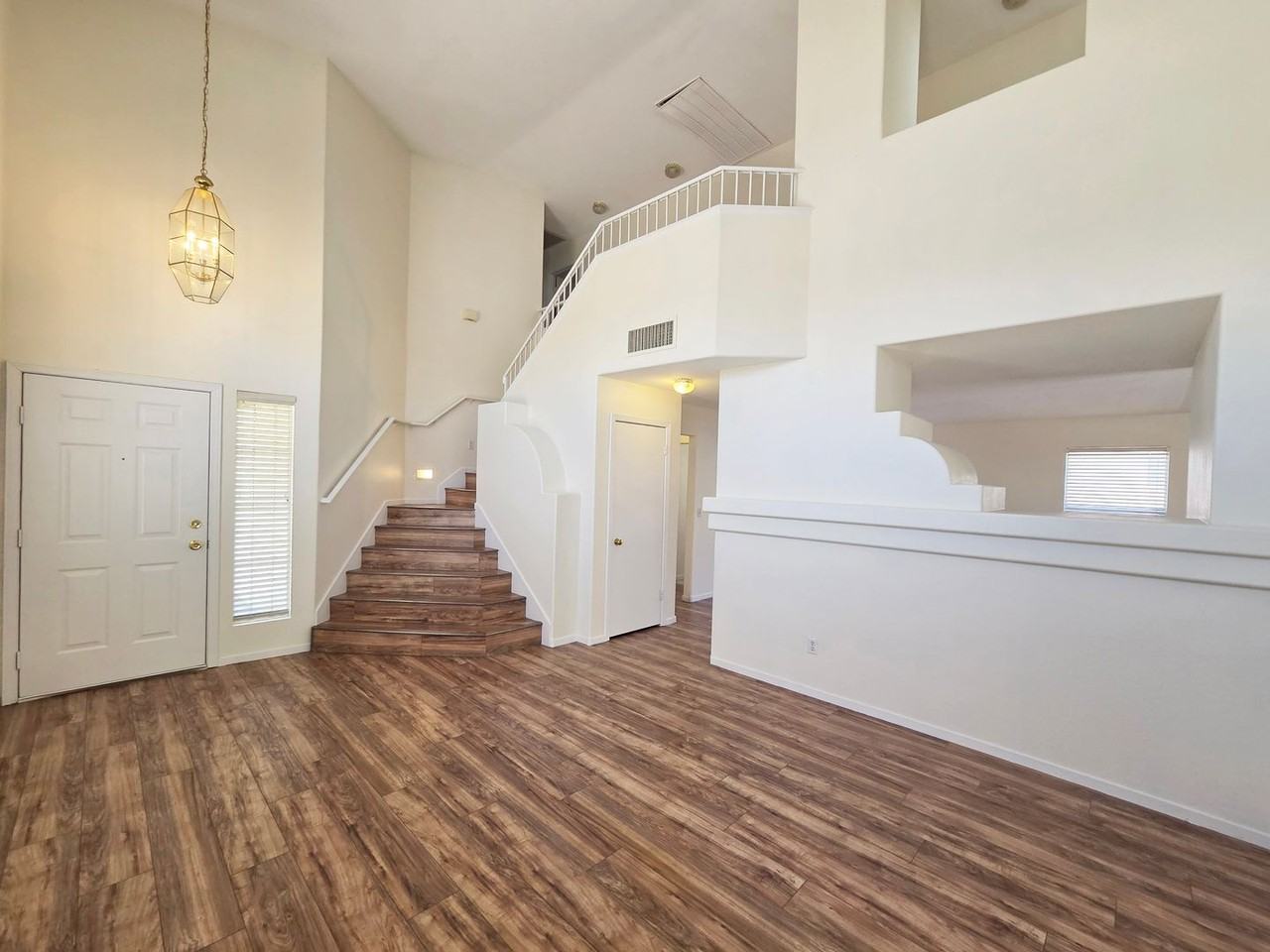 1900 Villa Vista Way - Photo 3 of 25