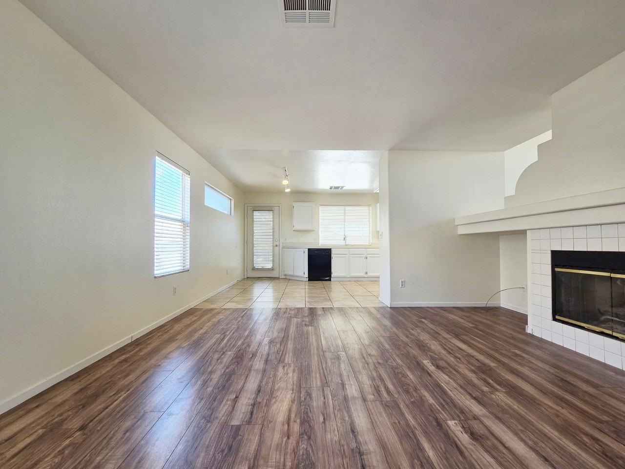 1900 Villa Vista Way - Photo 4 of 25