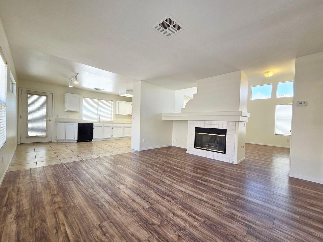1900 Villa Vista Way - Photo 5 of 25