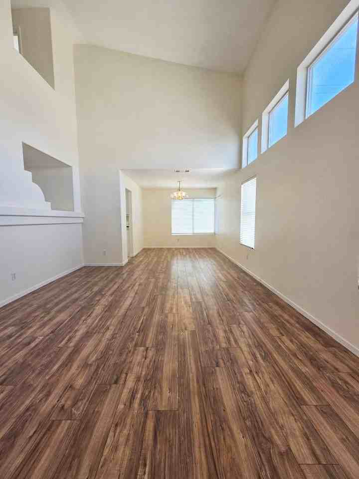 1900 Villa Vista Way - Photo 6 of 25