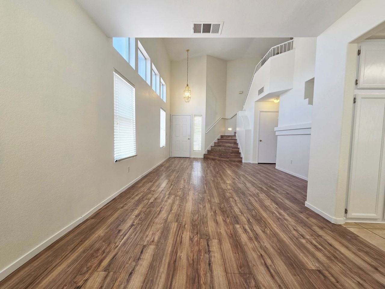 1900 Villa Vista Way - Photo 7 of 25