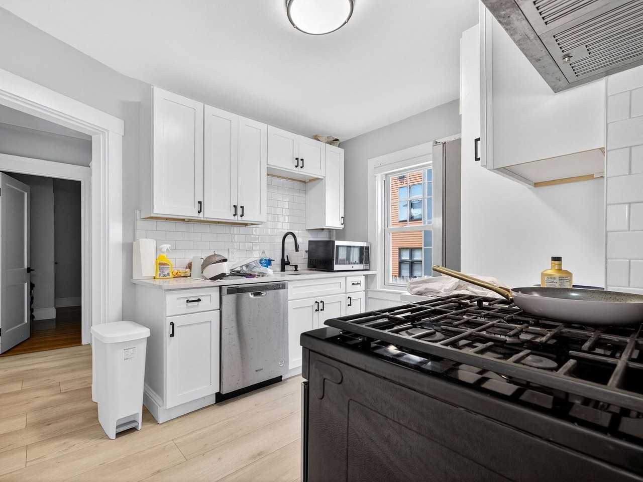 252 Main St - Photo 3 of 17
