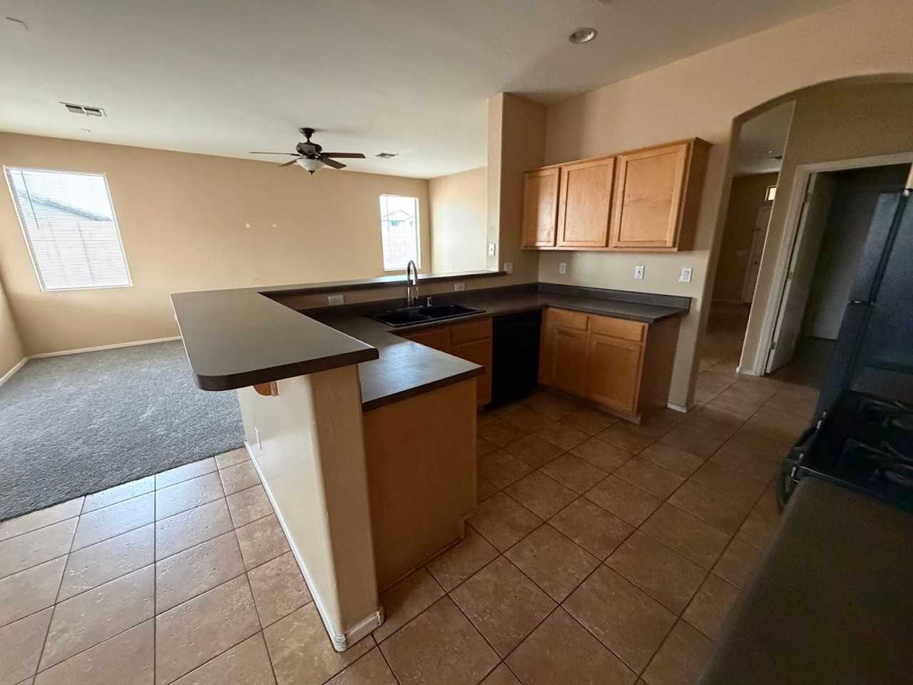 3202 S 104th Ave - Photo 4 of 21