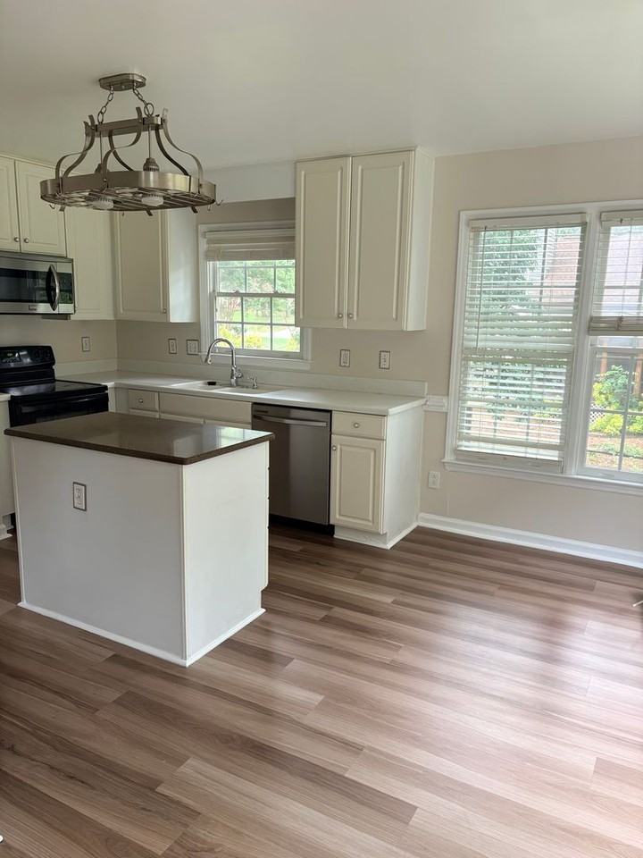 4911 Brompton Ln - Photo 3 of 22