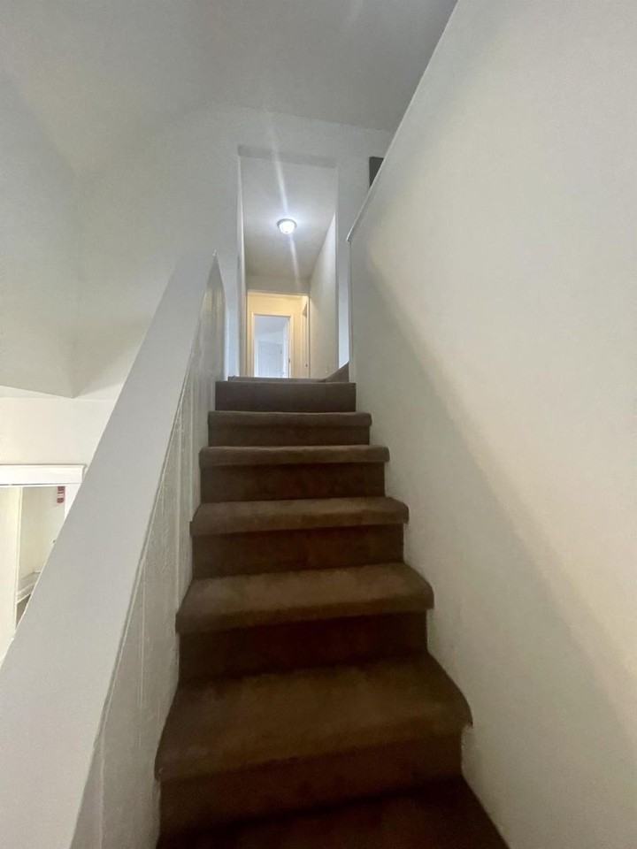 211 E 2nd St - Photo 3 of 26