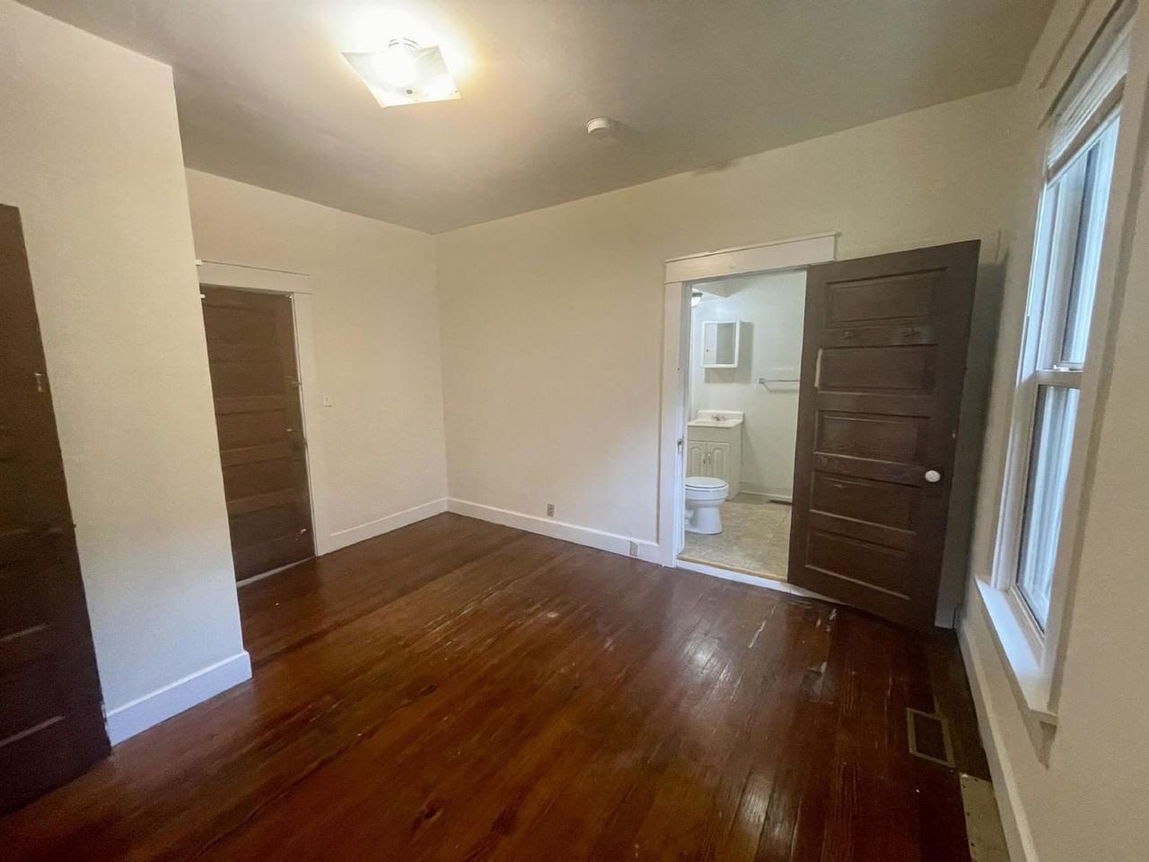 211 E 2nd St - Photo 6 of 26