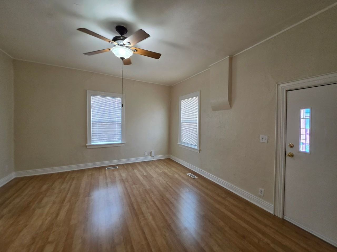 724 E Downington Ave - Photo 3 of 12
