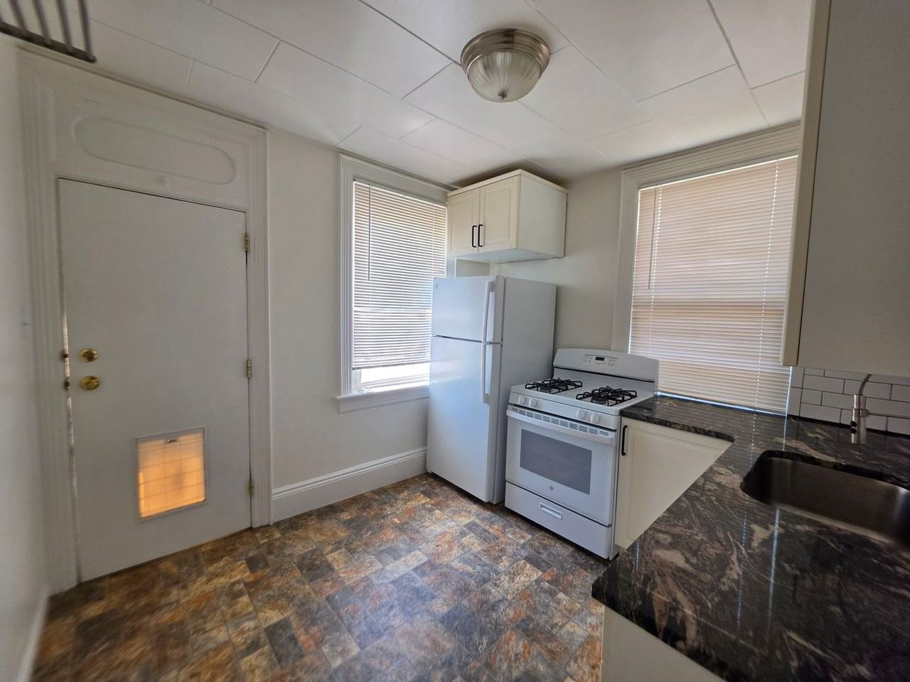 724 E Downington Ave - Photo 4 of 12