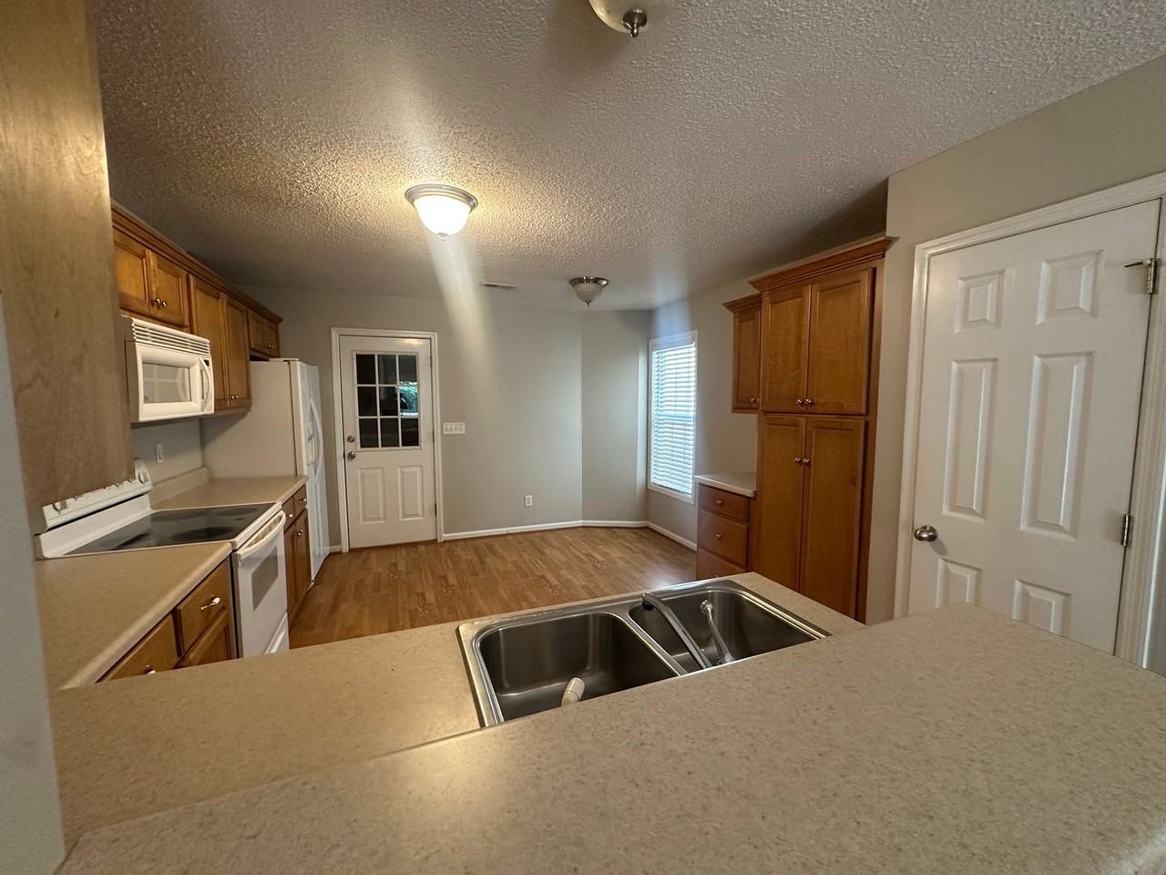 306 Bernard Couch Dr - Photo 5 of 22