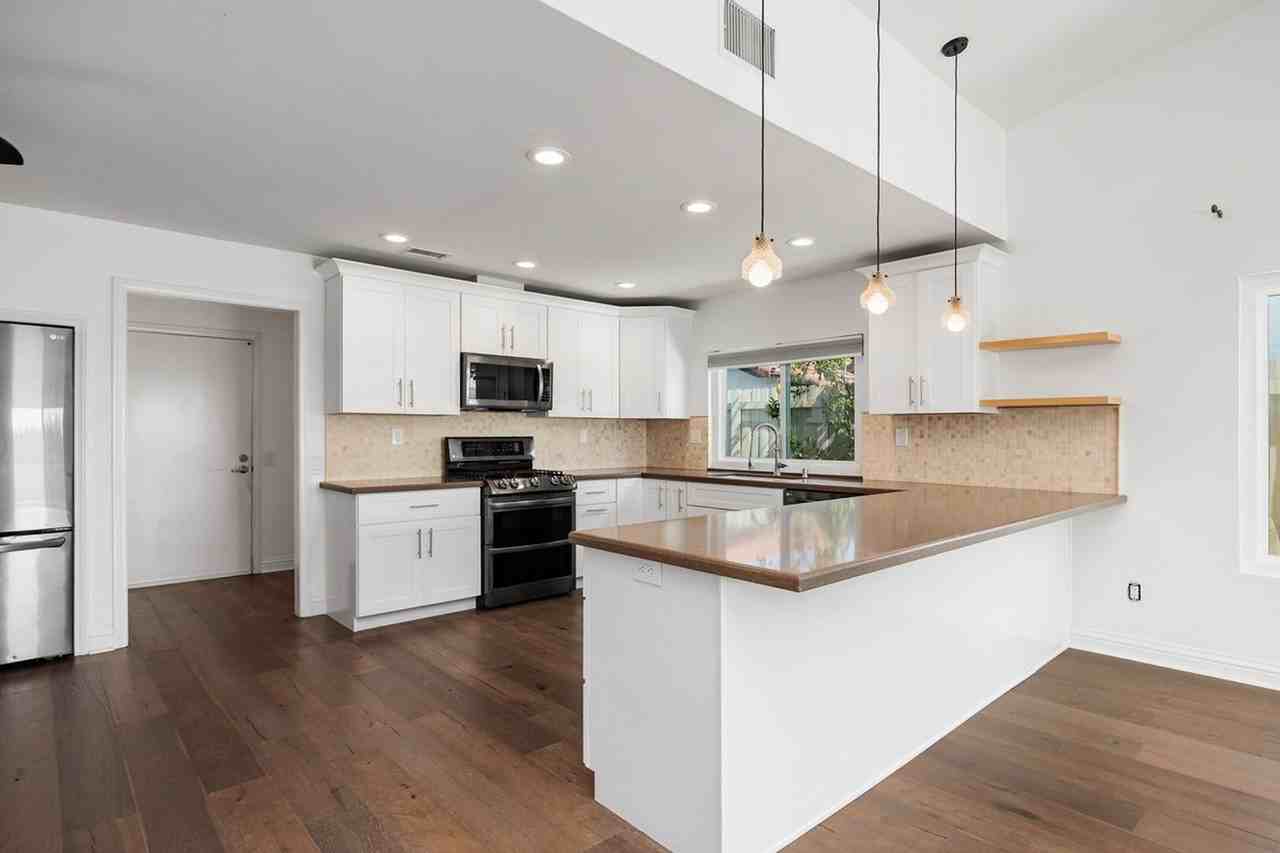 3607 Laredo St - Photo 5 of 24