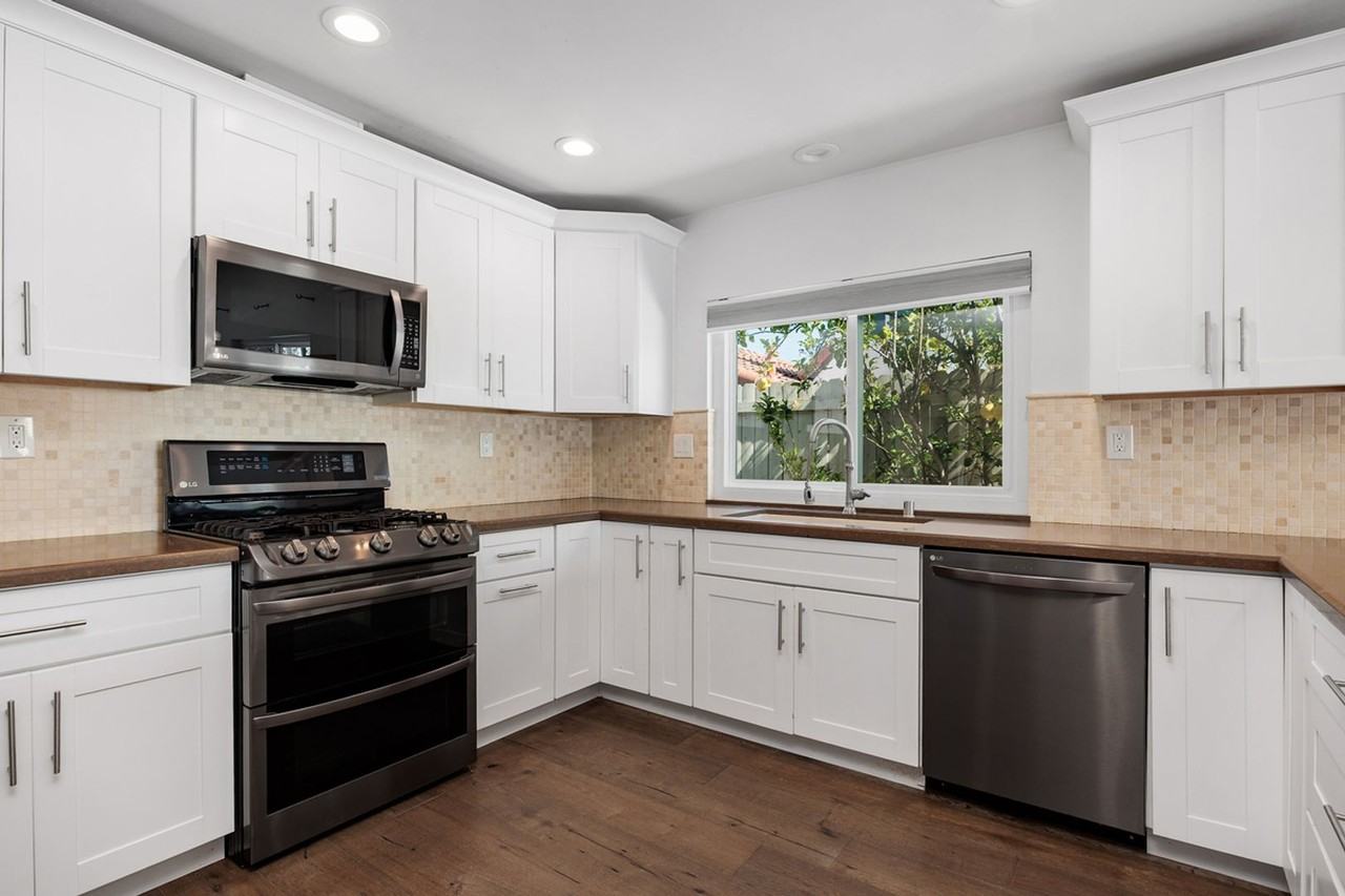 3607 Laredo St - Photo 6 of 24