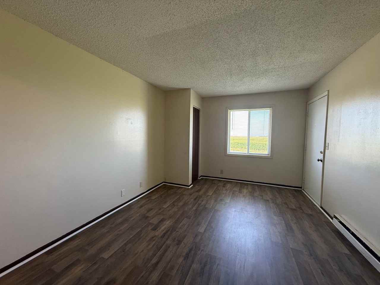 351 Southland Dr - Photo 2 of 11