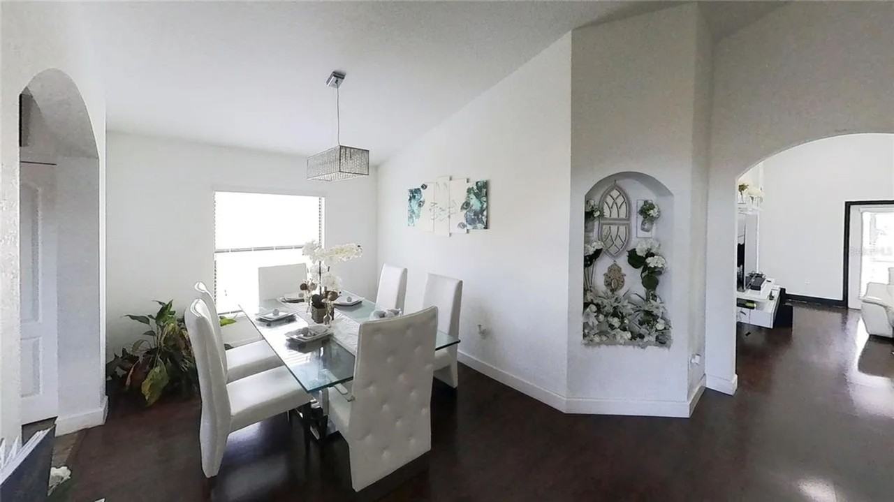 2641 Sunset Cir - Photo 5 of 12